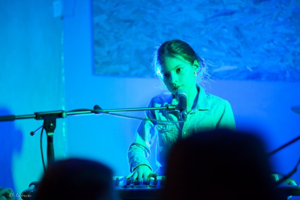 Maïlys radieuse au clavier